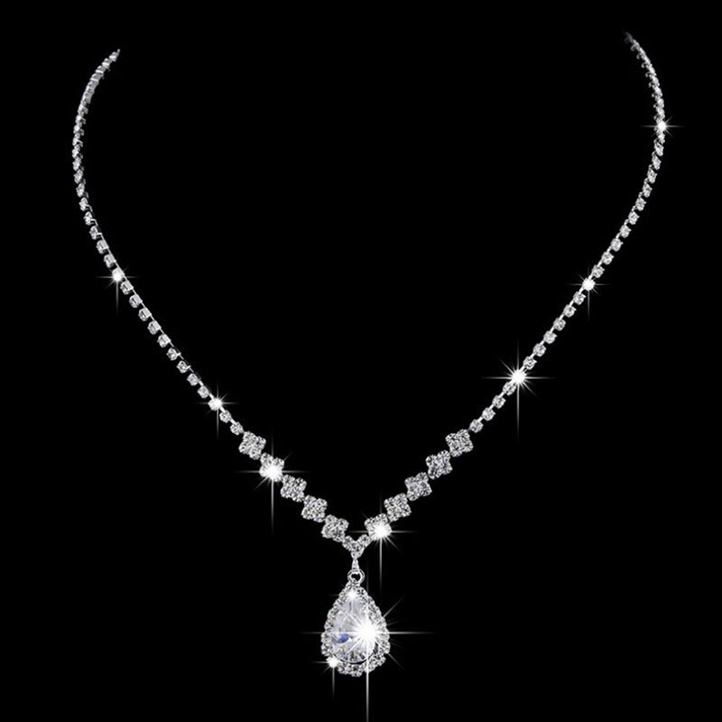Vintage Crystal Waterdrop Pendant Necklace