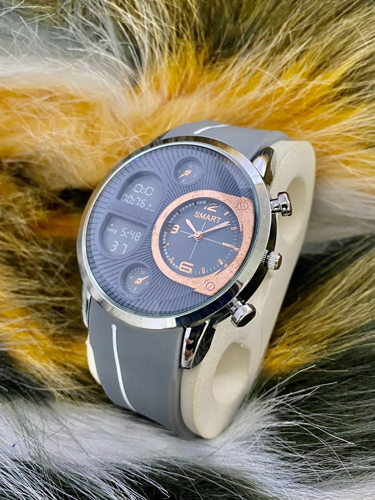 Time Worth Stylish Rubber Strap Watch