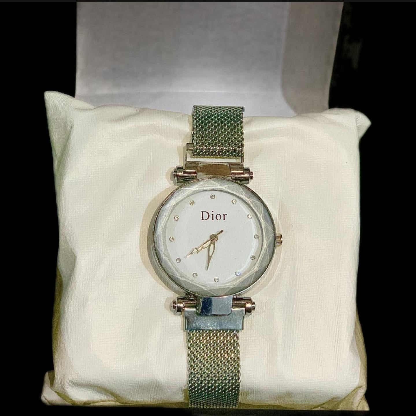 Graceful Glimmer Magnetic Wrist Watch